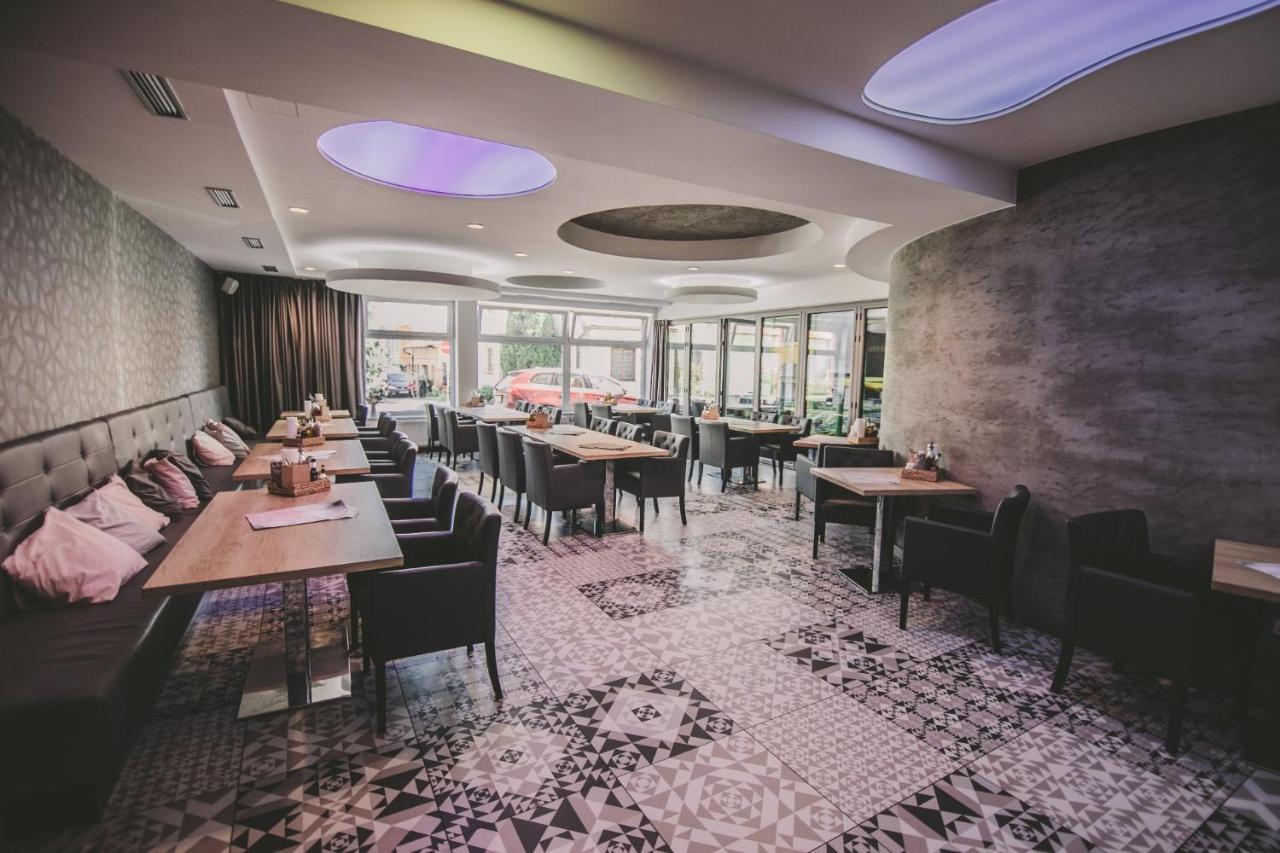 Hotel U Kostela Modřice المظهر الخارجي الصورة